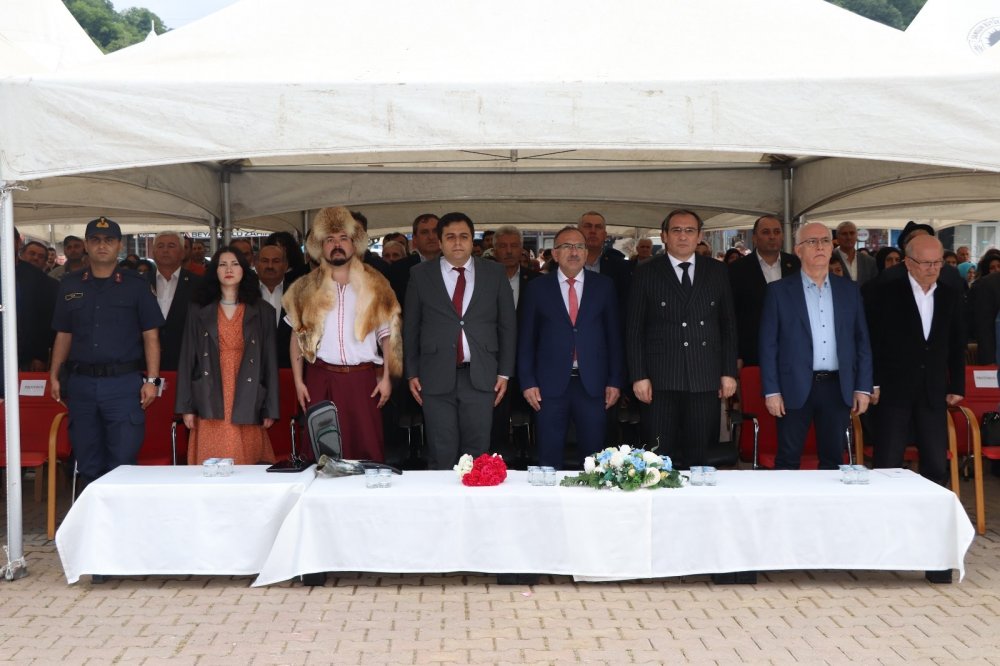 İlçemizin Kuruluşunun 35. Yıl Dönümü Şenliği, büyük bir coşku ve yoğun katılımla gerçekleştirildi.