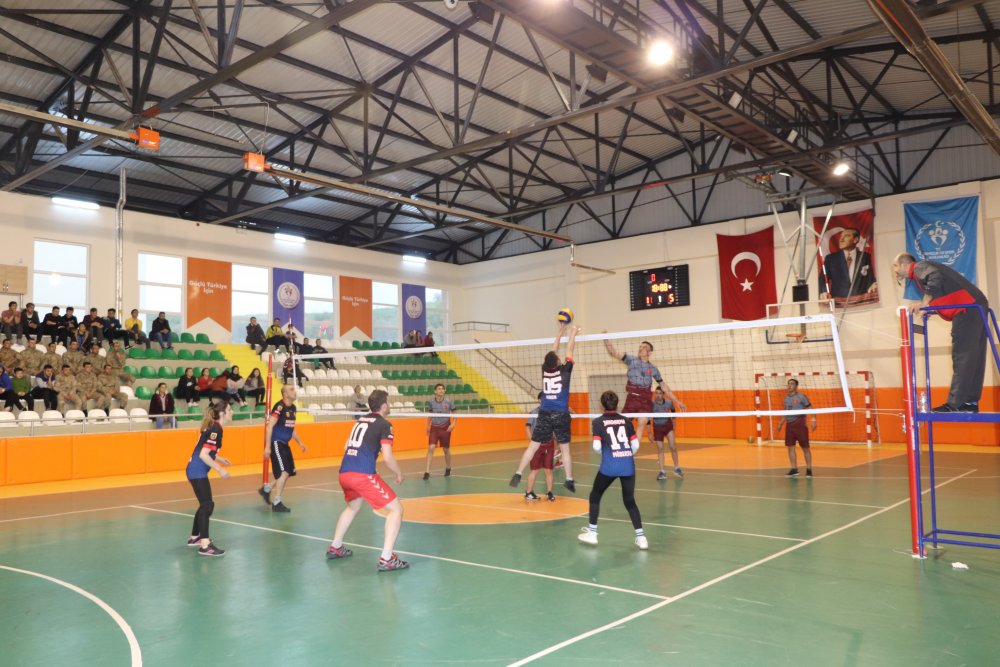 Atatürk’ün Samsun’a Çıkışının 100. Yılı Etkinliği Kapsamında Voleybol Turnuvası